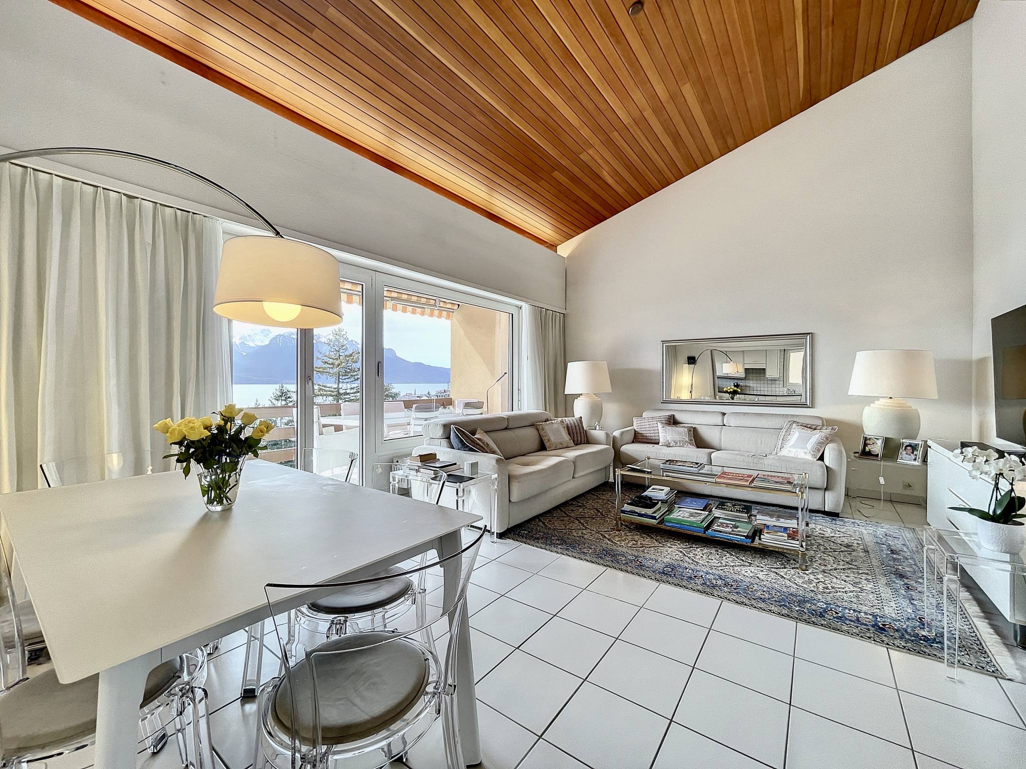 En exclusivité ! Appartement de 4.5 pièces avec vue sur le lac