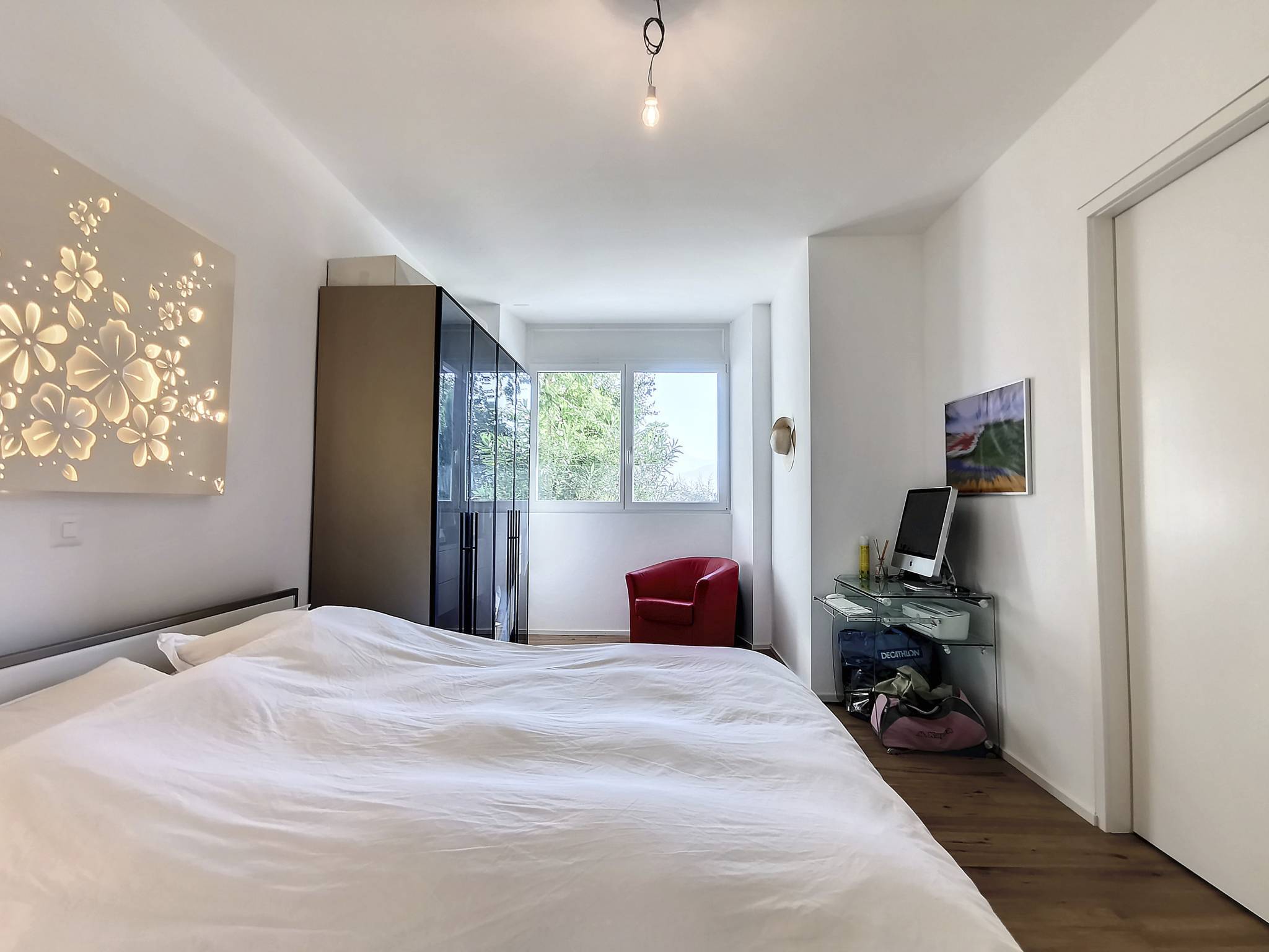 Unique ! Spacieux appartement de 3,5 pièces avec jardin, pieds dans l'eau