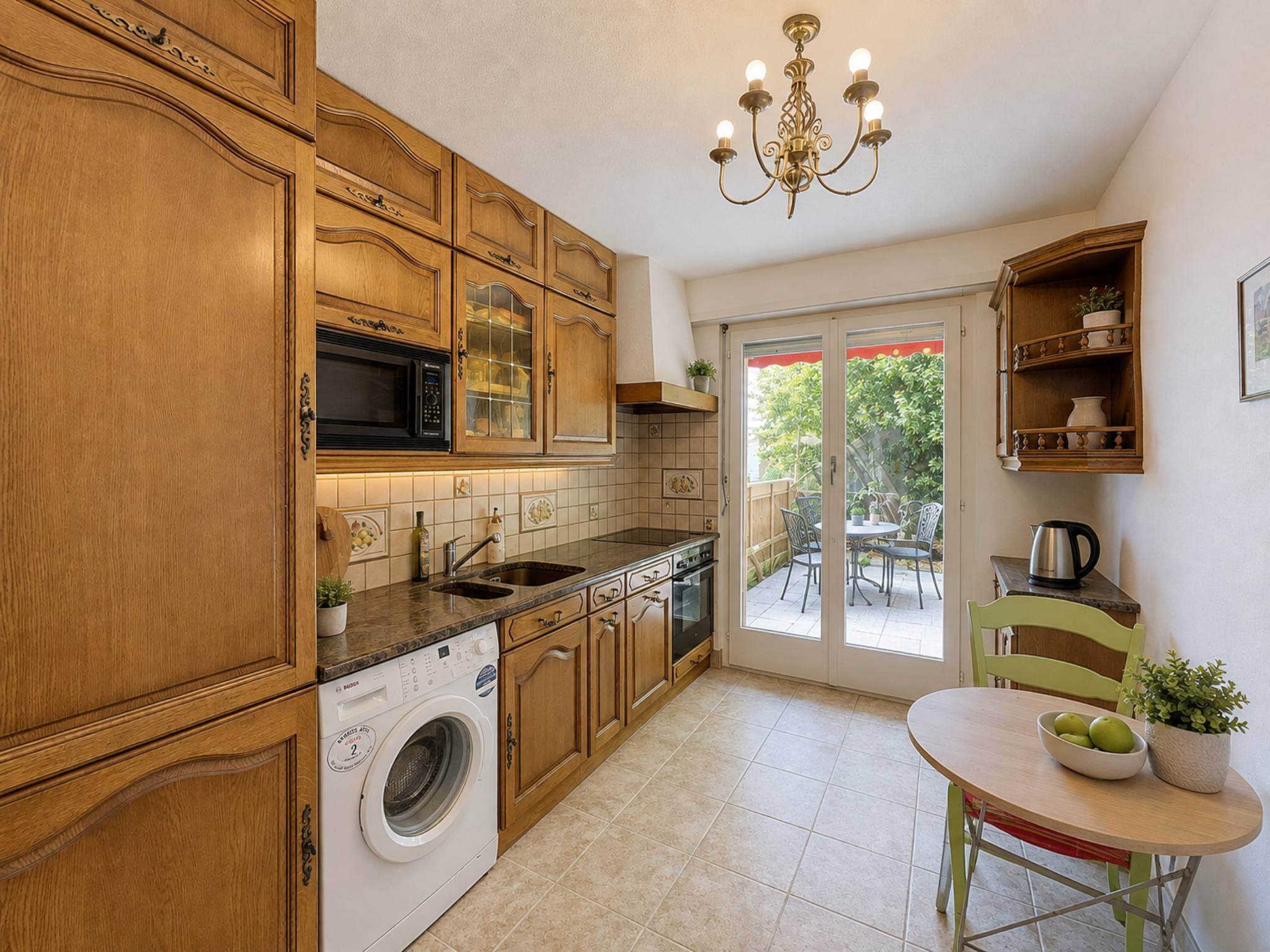 Charmant 2.5 pièces avec grande terrasse et vue sur le lac 
