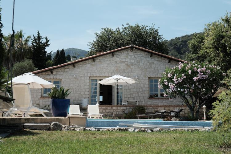 VENTE MAGNIFIQUE VILLA AVEC PISCINE RCM