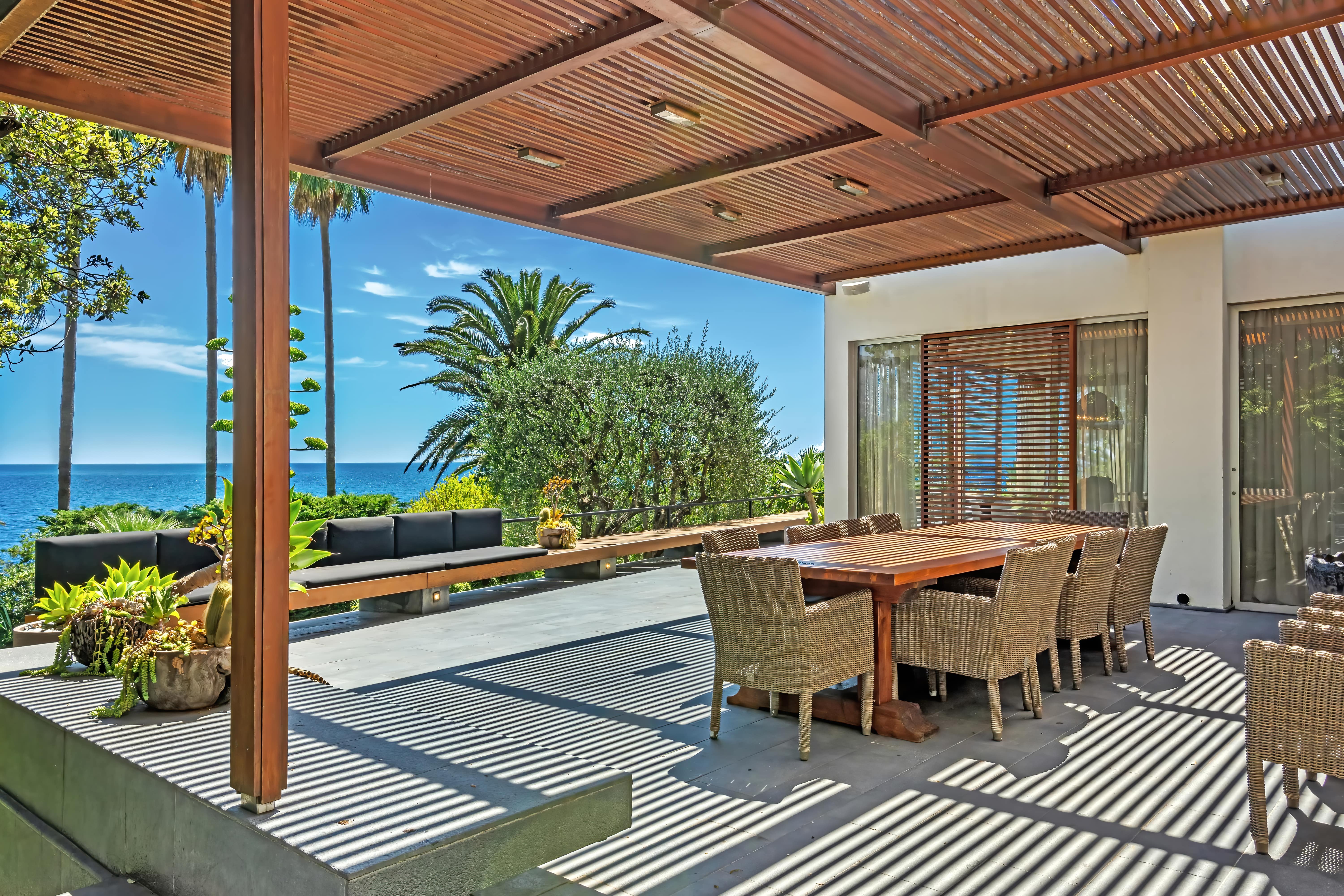 ROQUEBRUNE CAP MARTIN - PRESTIGIEUSE VILLA